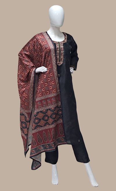 Black Embroidered Punjabi