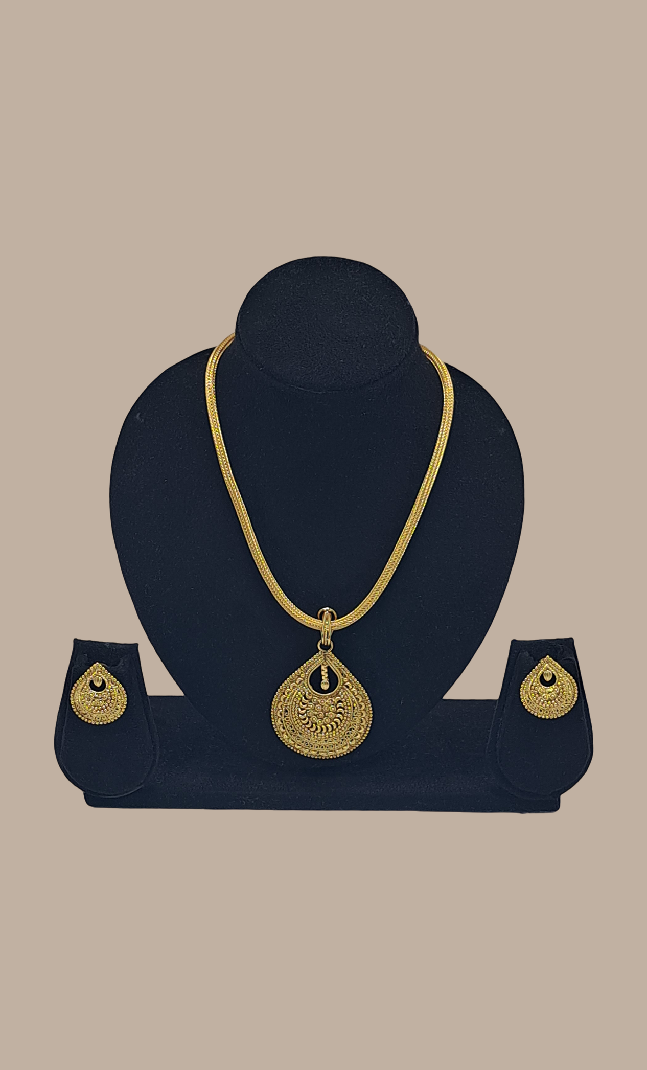 Gold Necklace Set